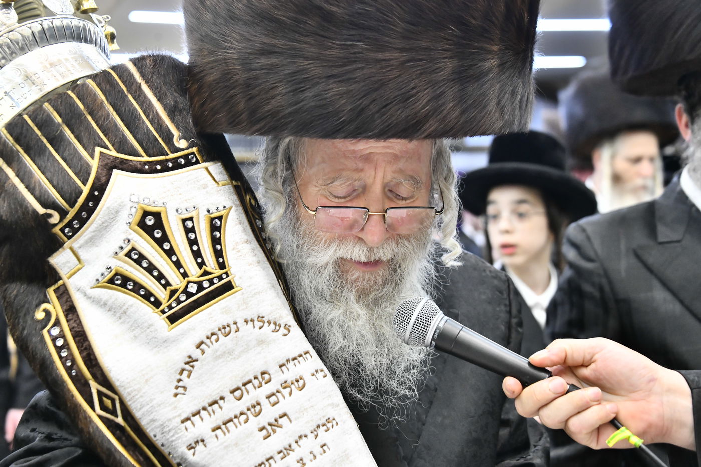 הכנסת ספר תורה לביהמ"ד ערלוי בב"ב