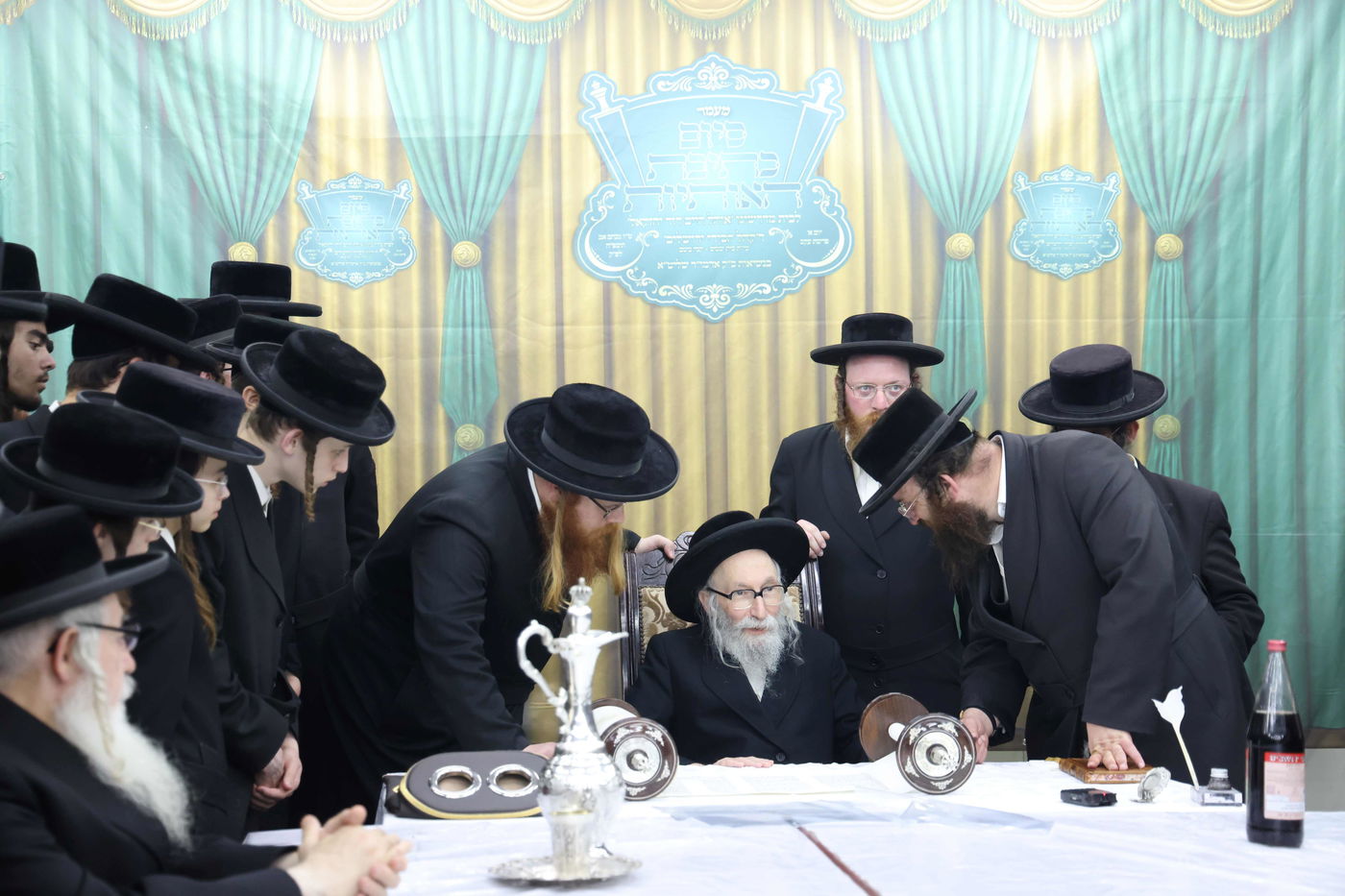 הכנסת ס"ת לביהמ"ד קהל חסידי ירושלים בבית שמש 