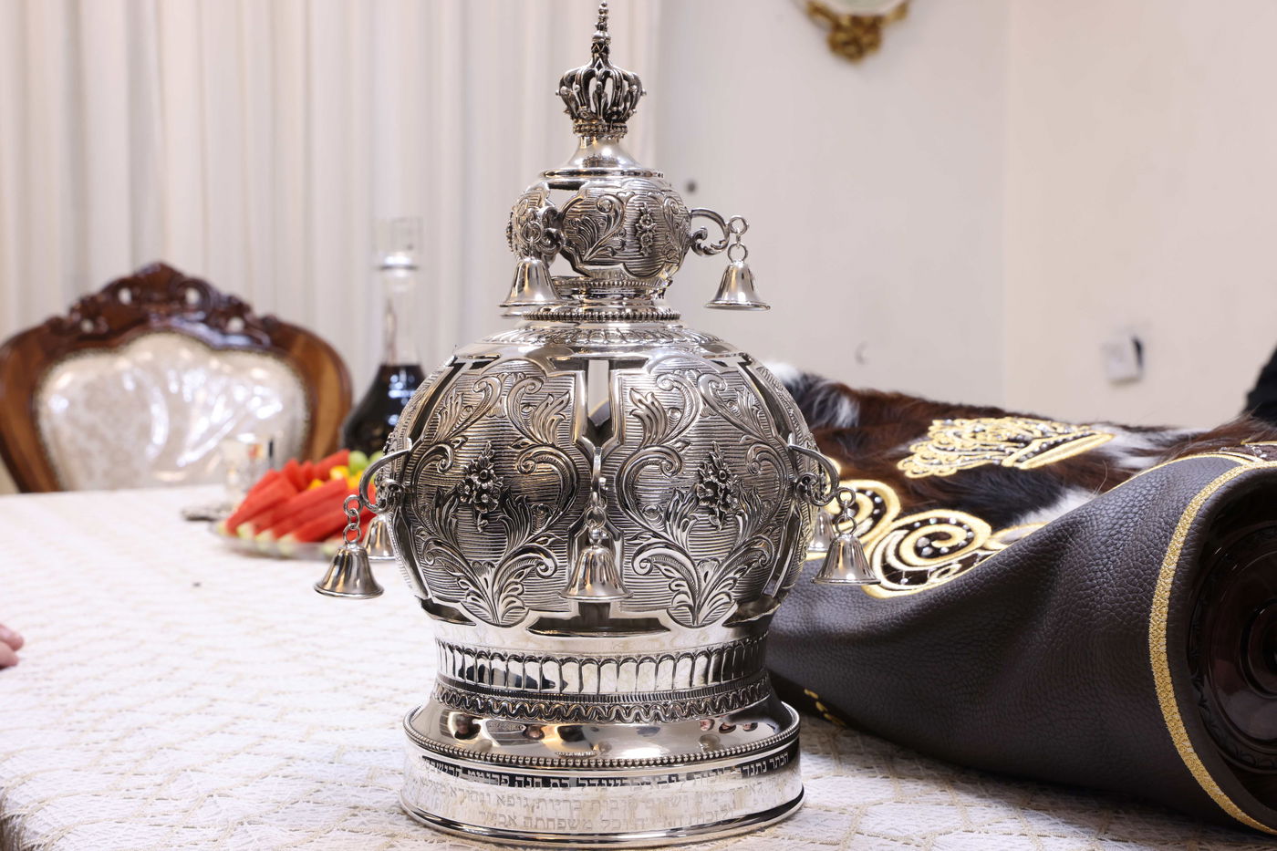 הכנסת ס"ת לביהמ"ד קהל חסידי ירושלים בבית שמש 