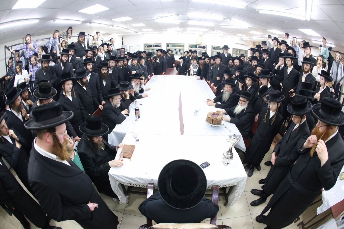 הכנסת ס"ת לביהמ"ד קהל חסידי ירושלים בבית שמש 