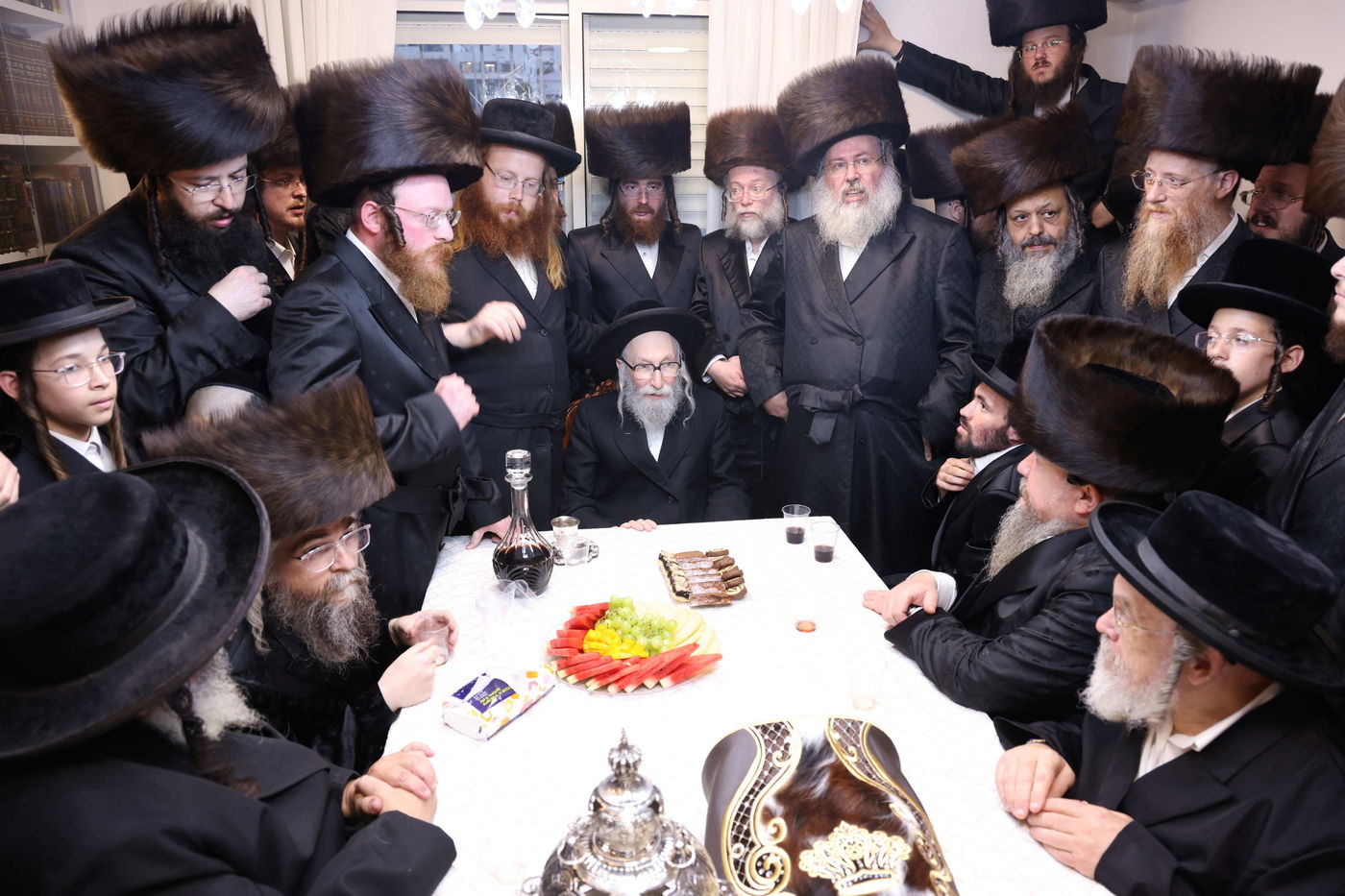 הכנסת ס"ת לביהמ"ד קהל חסידי ירושלים בבית שמש 