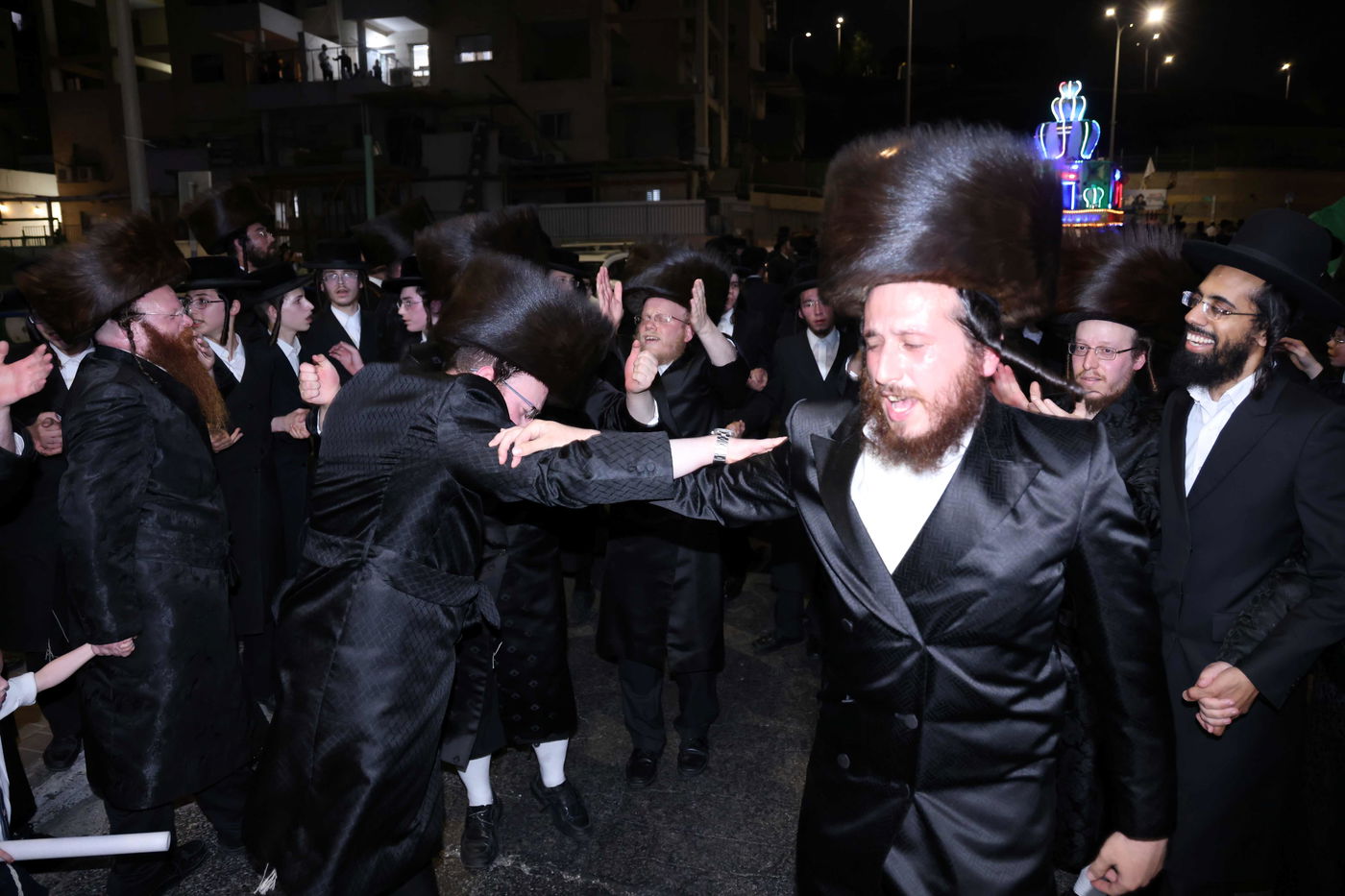 הכנסת ס"ת לביהמ"ד קהל חסידי ירושלים בבית שמש 