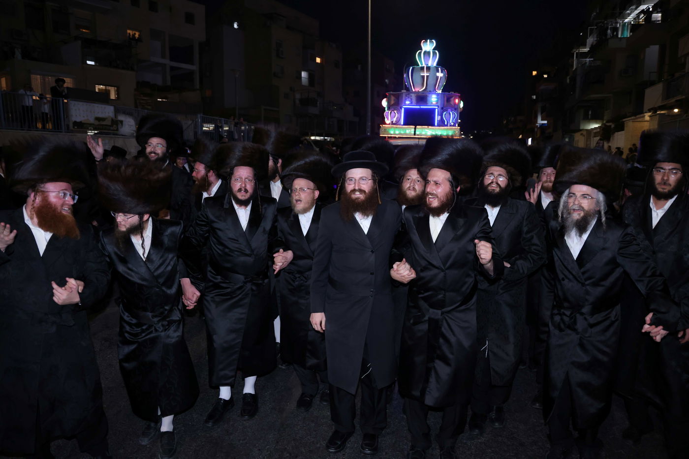 הכנסת ס"ת לביהמ"ד קהל חסידי ירושלים בבית שמש 