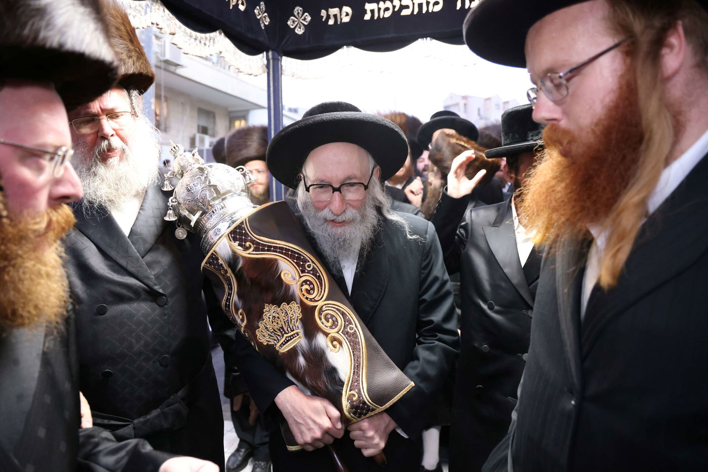 הכנסת ס"ת לביהמ"ד קהל חסידי ירושלים בבית שמש 