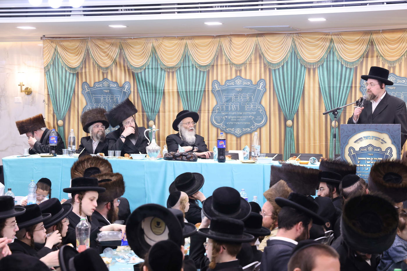 הכנסת ס"ת לביהמ"ד קהל חסידי ירושלים בבית שמש 