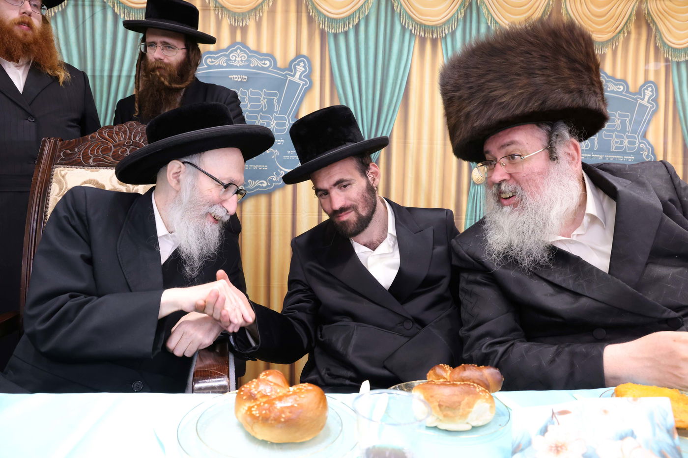 הכנסת ס"ת לביהמ"ד קהל חסידי ירושלים בבית שמש 