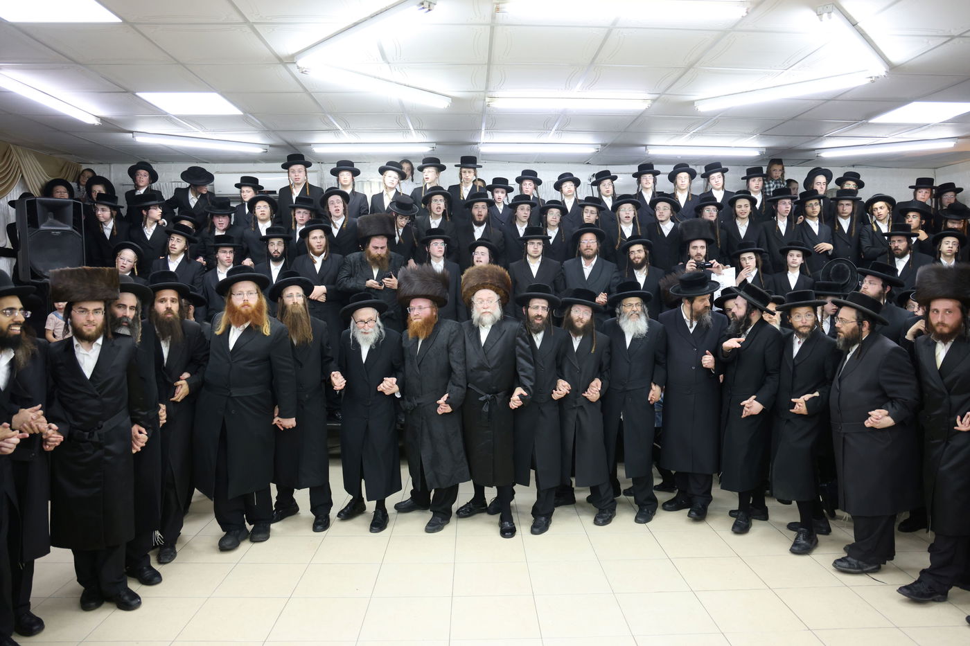 הכנסת ס"ת לביהמ"ד קהל חסידי ירושלים בבית שמש 