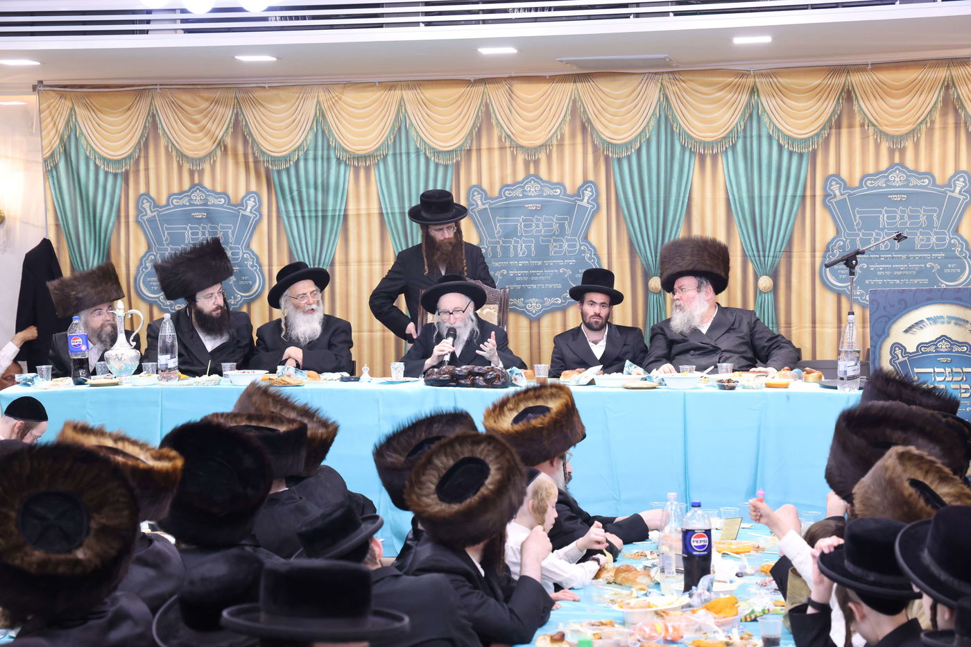 הכנסת ס"ת לביהמ"ד קהל חסידי ירושלים בבית שמש 