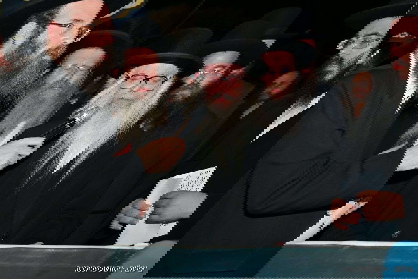 גדולי ישראל בעצרת מול שערי כלא 10