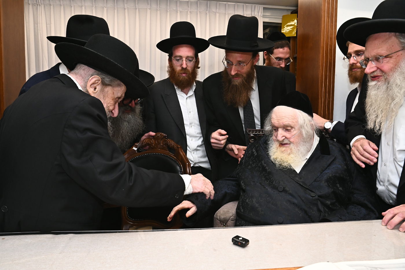 הגר"ד לנדו בביקור אצל הגר"מ שטרנבוך