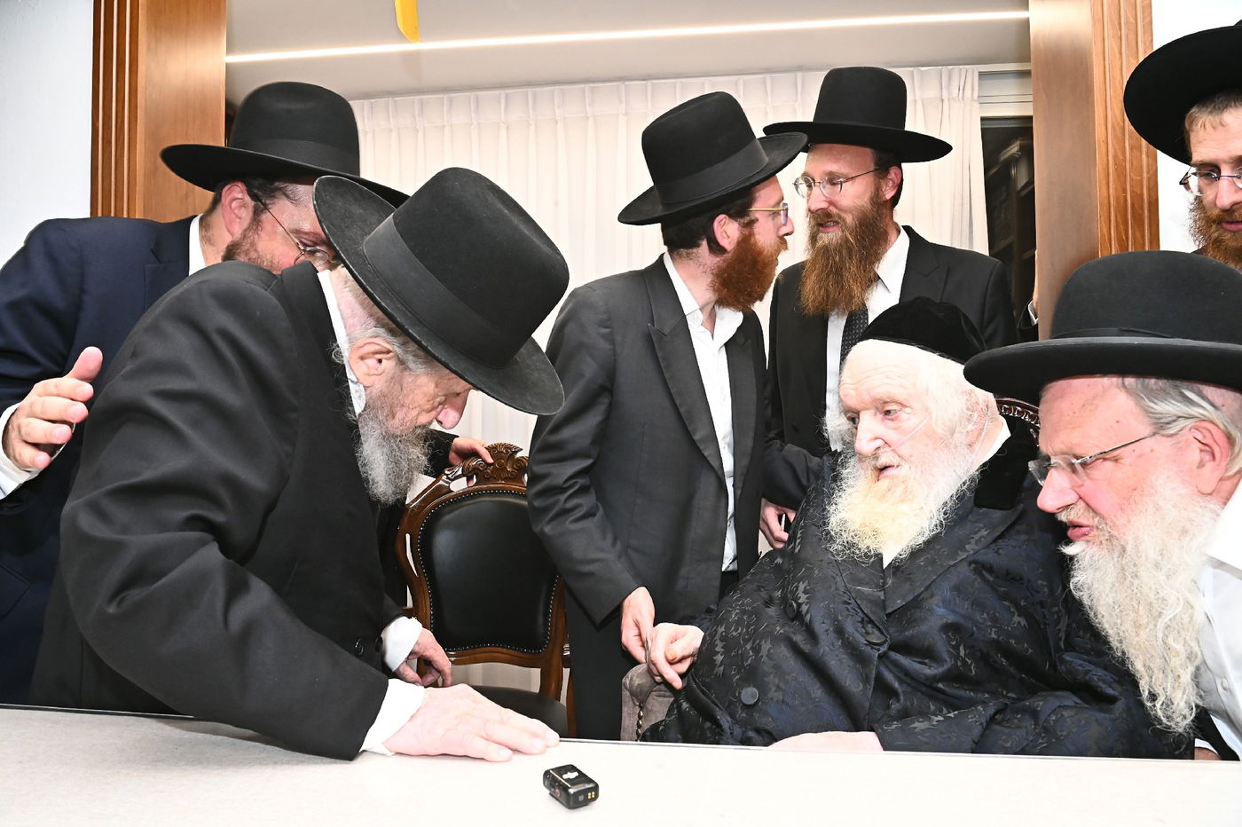 הגר"ד לנדו בביקור אצל הגר"מ שטרנבוך