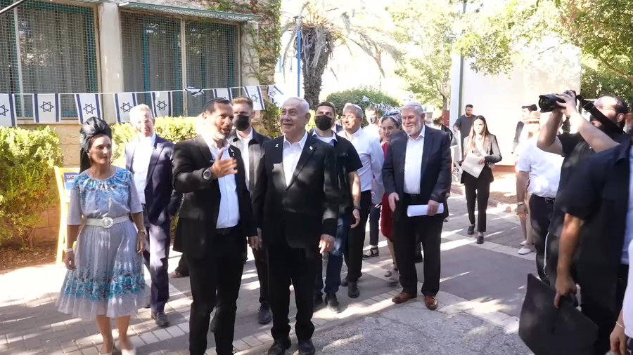 נתניהו בביקור בישוב עופרה