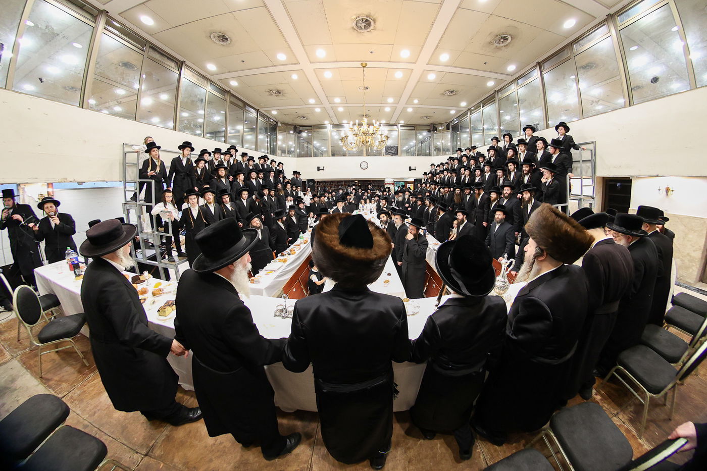 שמחת הבר מצוה לנכד האדמו"ר מבוהוש