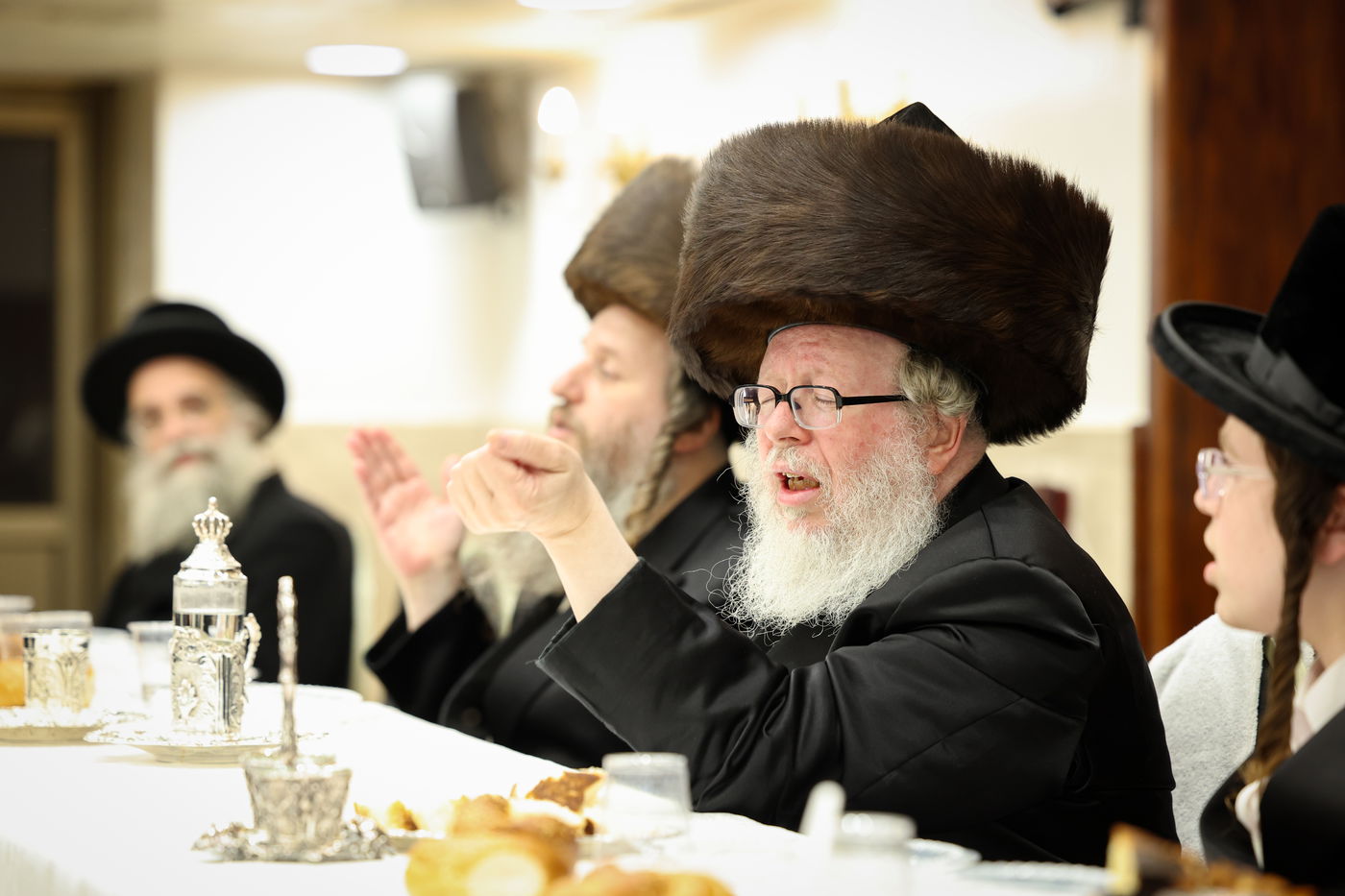 שמחת הבר מצוה לנכד האדמו"ר מבוהוש