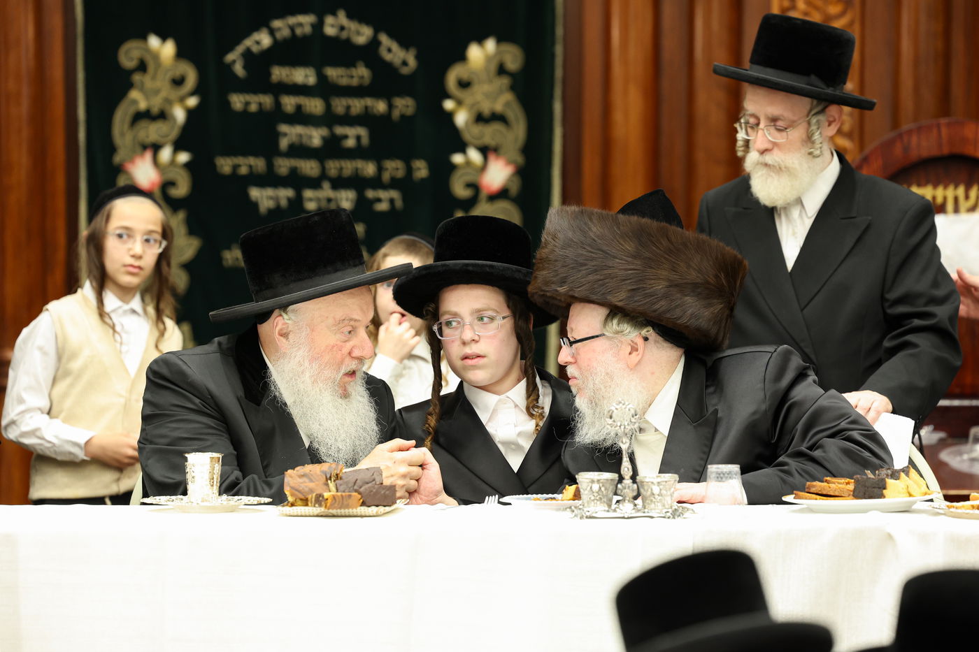 שמחת הבר מצוה לנכד האדמו"ר מבוהוש