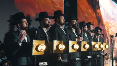 לא רק זמרי מקהלה: מקהלת ידידים בביצוע מרגש: "מנאן"