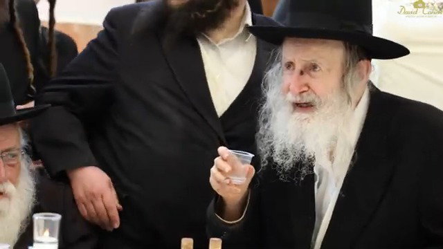 האדמו"ר מאמשינוב בטיש הילולא בצפת 