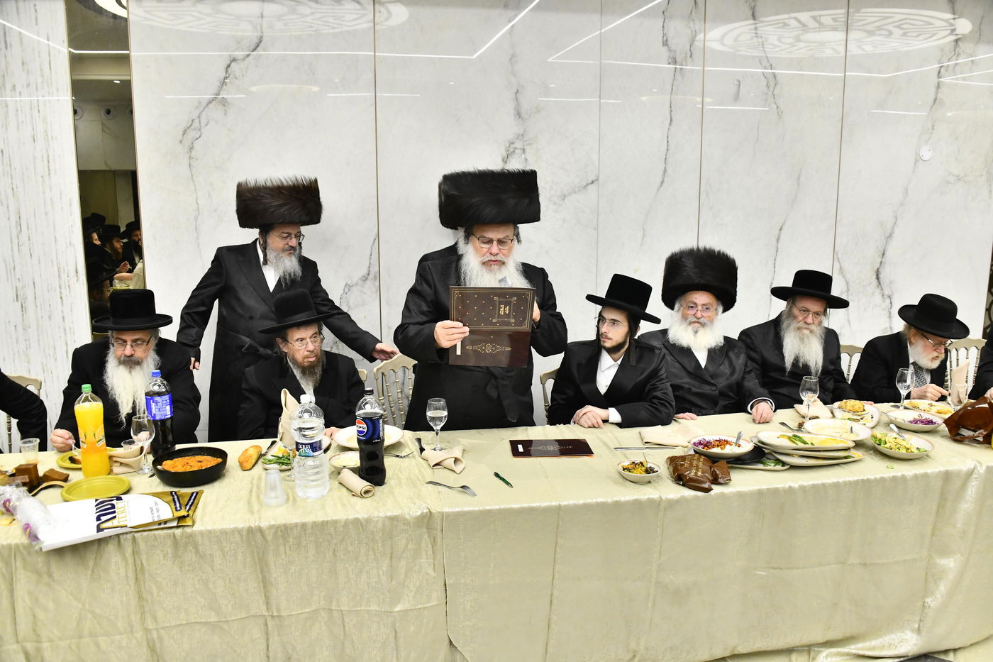 שמחת אירוסי בת גאב"ד סעקלהיד ונכדת גאב"ד עתלית