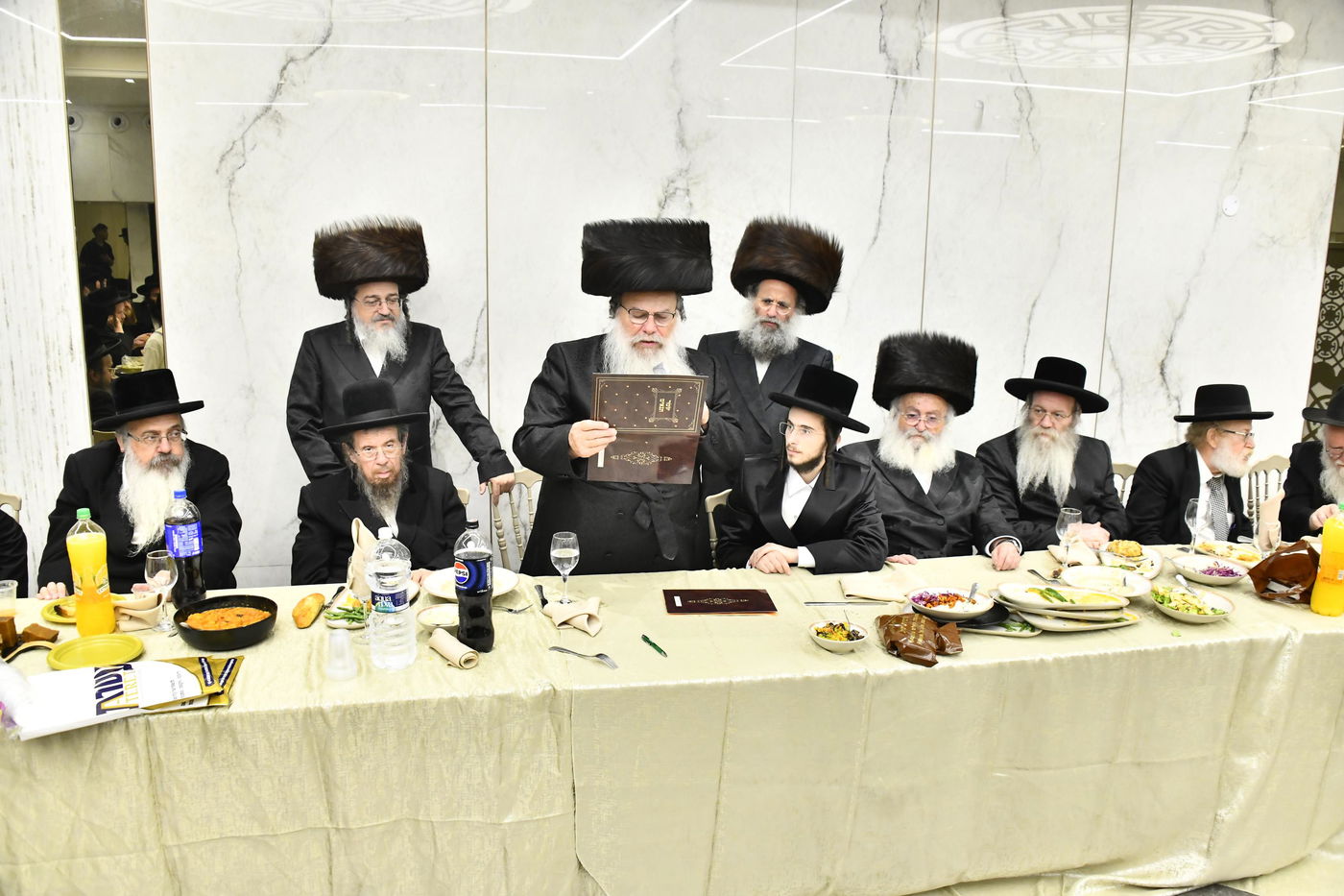 שמחת אירוסי בת גאב"ד סעקלהיד ונכדת גאב"ד עתלית