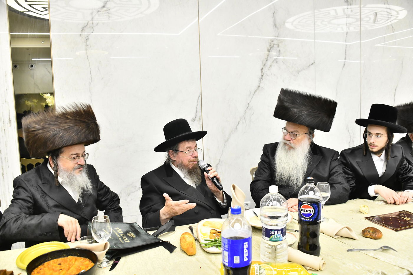 שמחת אירוסי בת גאב"ד סעקלהיד ונכדת גאב"ד עתלית