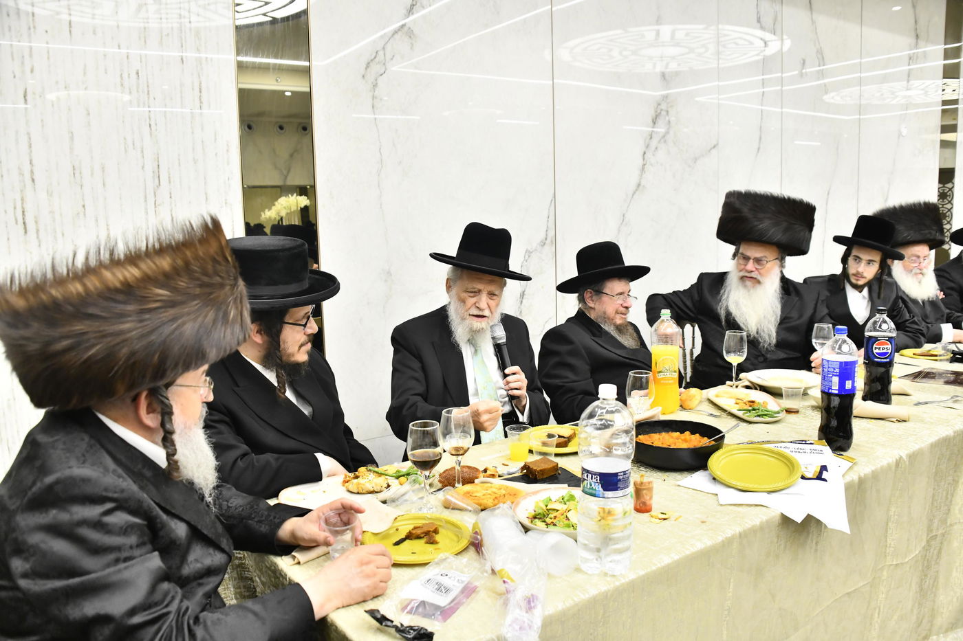 שמחת אירוסי בת גאב"ד סעקלהיד ונכדת גאב"ד עתלית