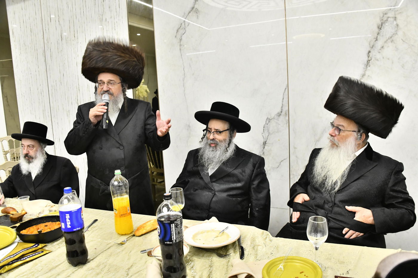 שמחת אירוסי בת גאב"ד סעקלהיד ונכדת גאב"ד עתלית