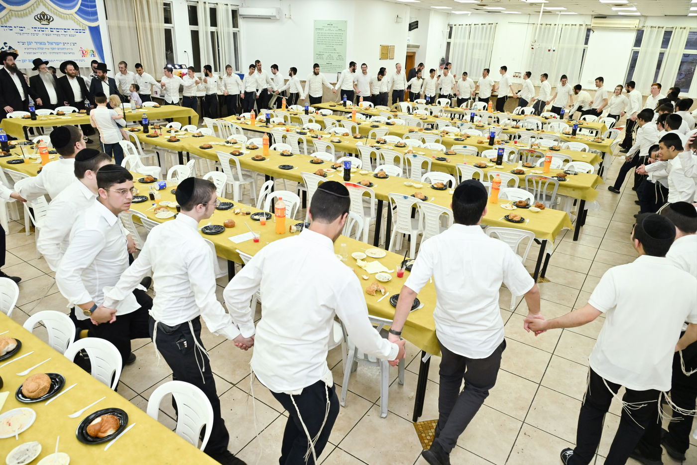 מעמד הסיומים השנתי בקעמפ ישיבת 'קרית מלך' 