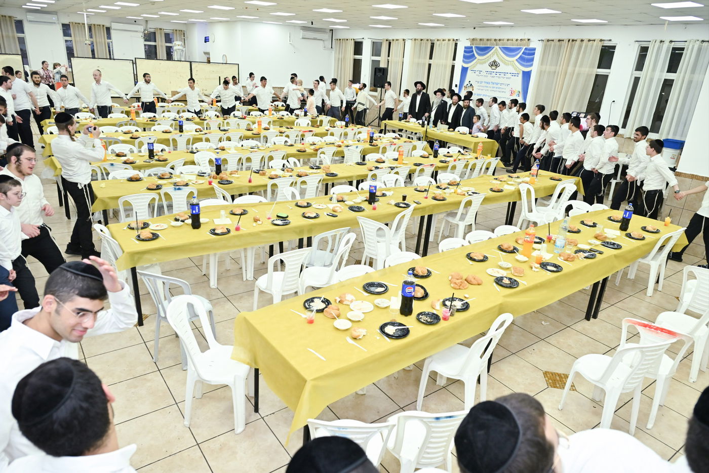 מעמד הסיומים השנתי בקעמפ ישיבת 'קרית מלך' 