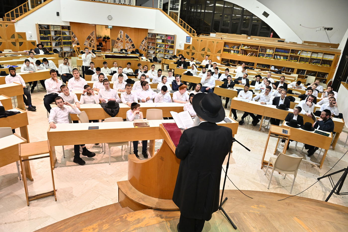 מעמד הסיומים השנתי בקעמפ ישיבת 'קרית מלך' 