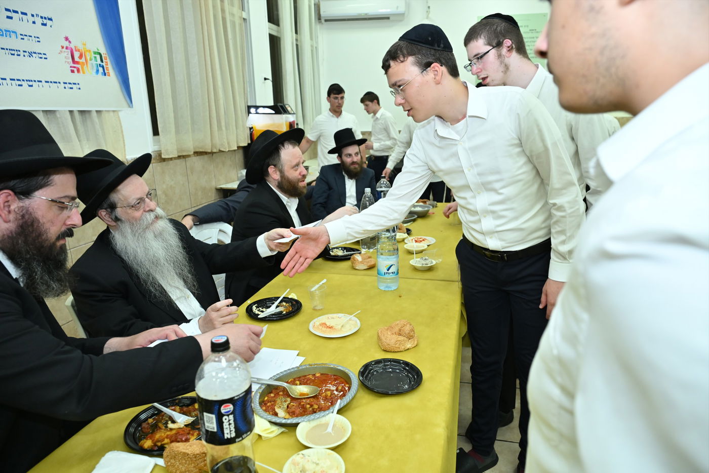 מעמד הסיומים השנתי בקעמפ ישיבת 'קרית מלך' 