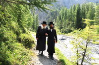 האדמו"ר ממבקשי אמונה במנוחה בדאבוס שבשווייץ