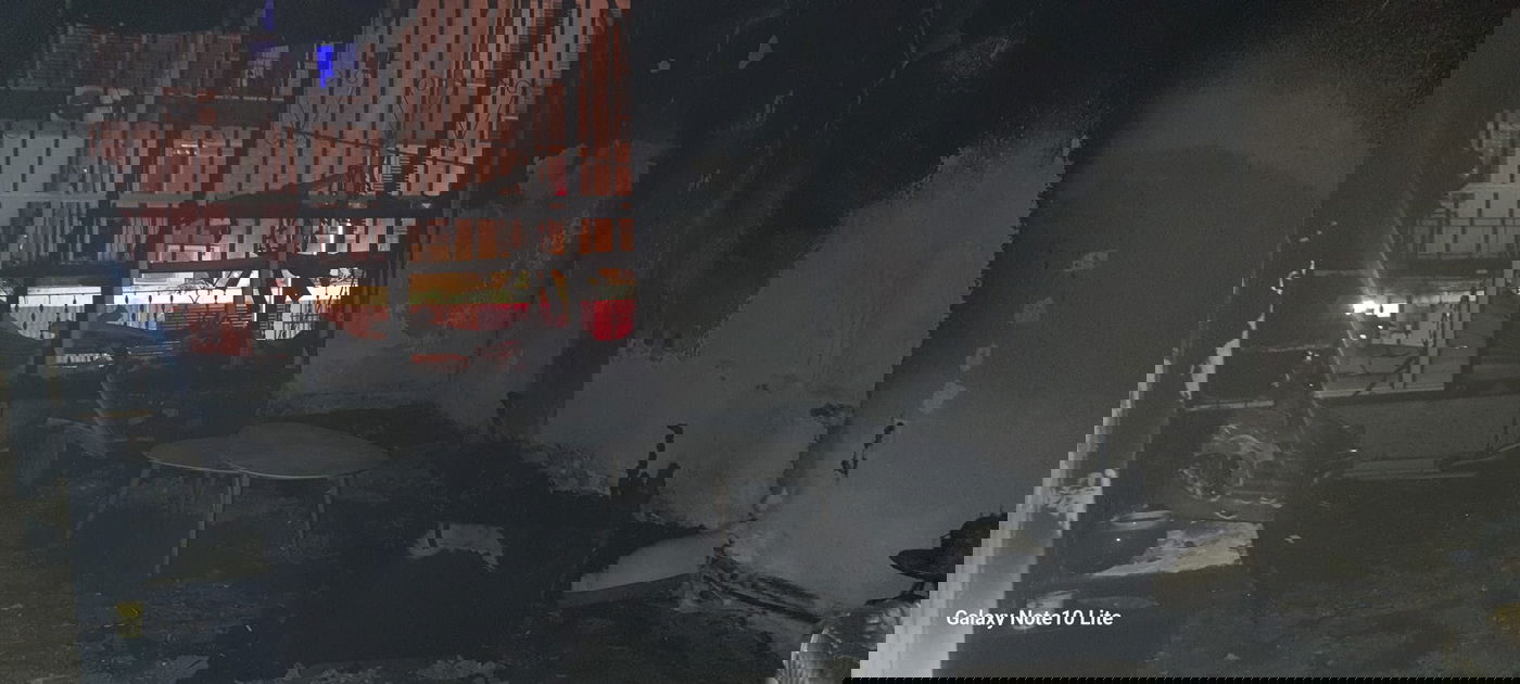 באמצע הלילה: שריפה פרצה בבניין המגורים, 8 דיירים חולצו בבהילות