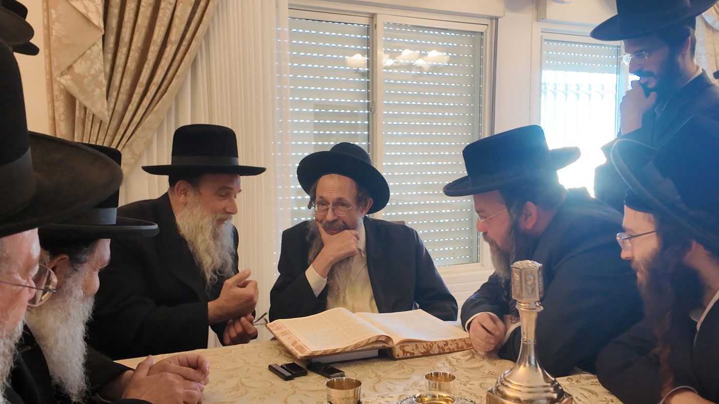 האדמו"ר מאשלג בביקור אצל האדמו"ר מתולדות יהודה סטוטשין