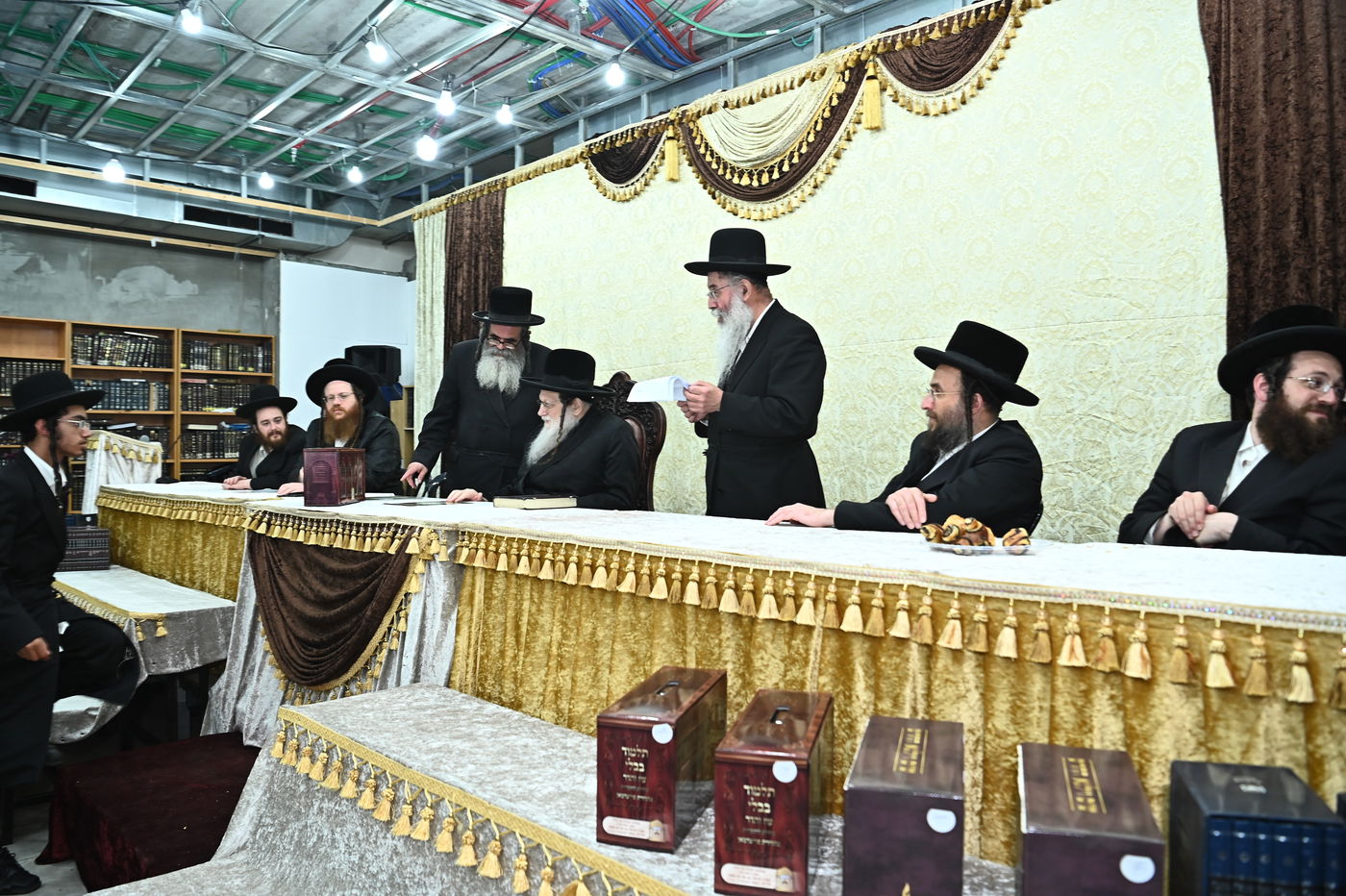 חלוקת פרסים בישיבת מודז'יץ