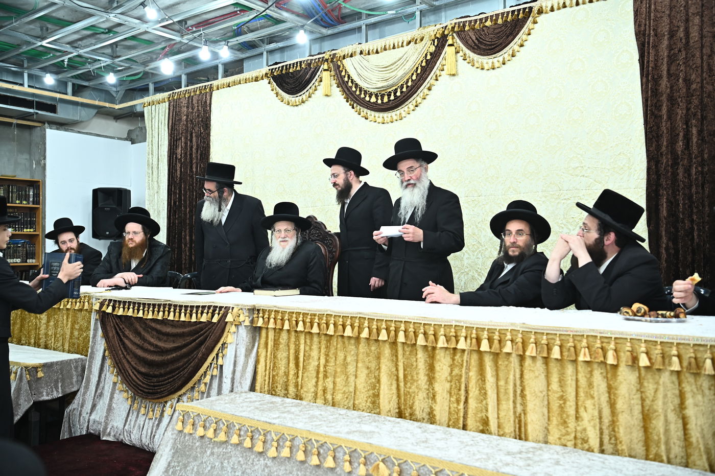 חלוקת פרסים בישיבת מודז'יץ