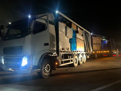 המשאיות והשלל שנתפס