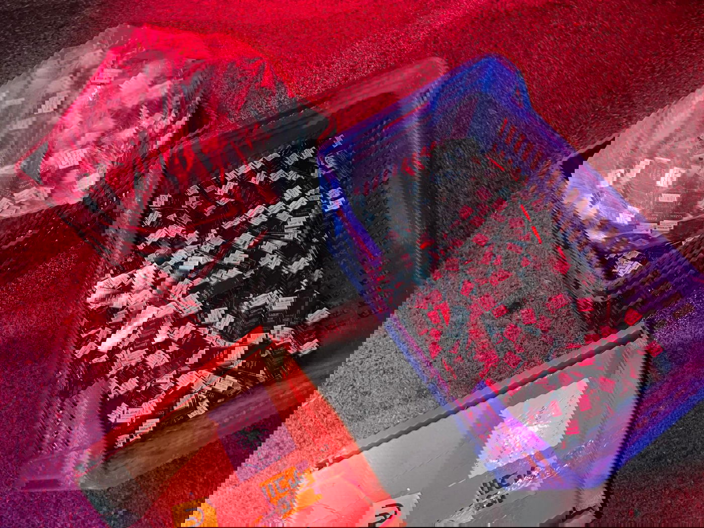 המשאיות והשלל שנתפס