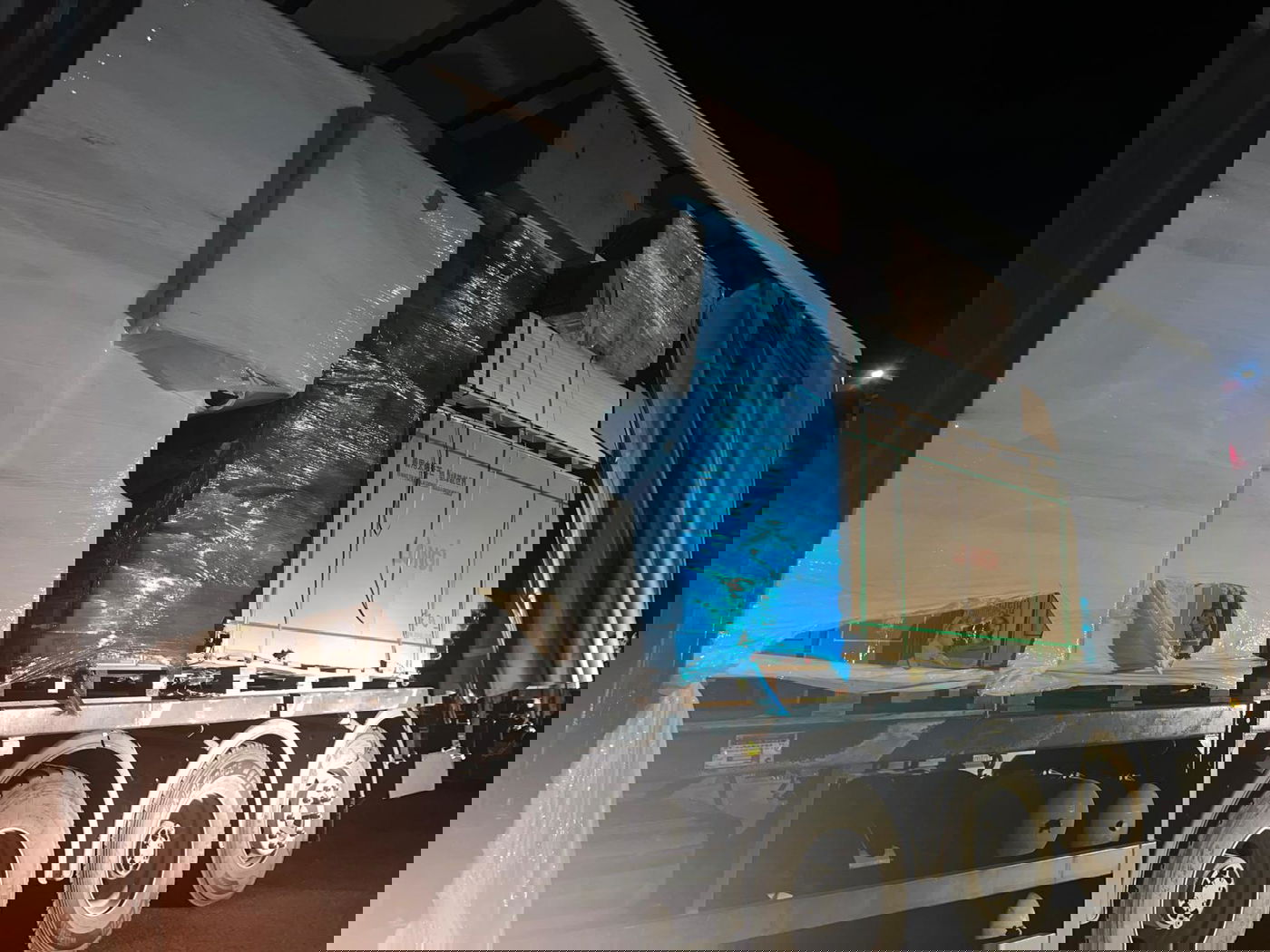 המשאיות והשלל שנתפס