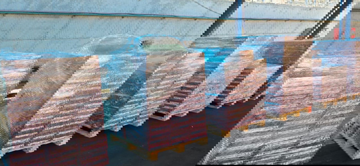 המשאיות והשלל שנתפס