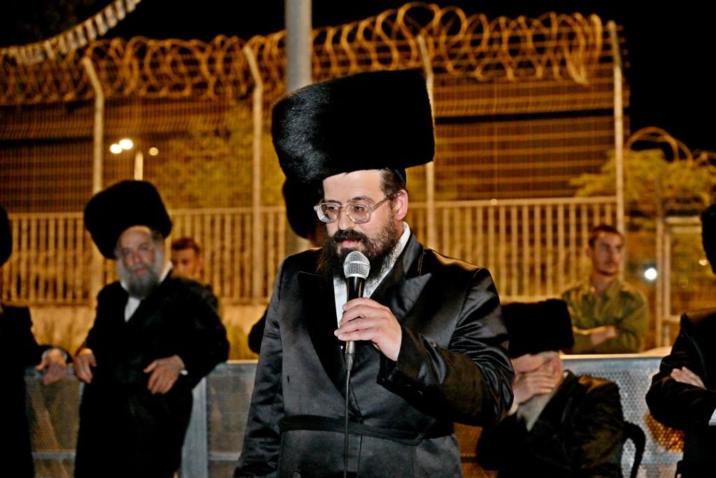 מחאת קהילות החסידים מול שערי כלא 10