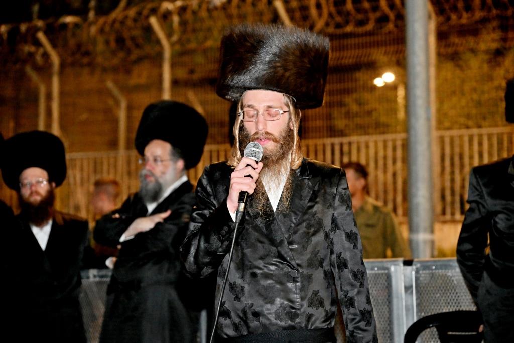 מחאת קהילות החסידים מול שערי כלא 10