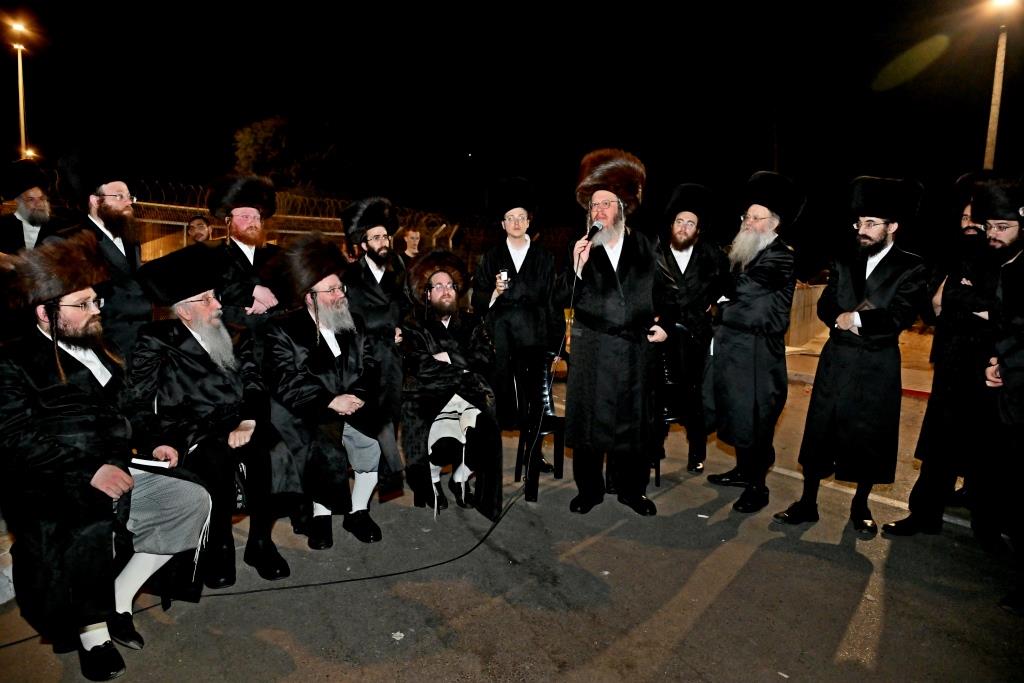 מחאת קהילות החסידים מול שערי כלא 10