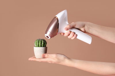 בשנים האחרונות הפכה הסרת השיער בלייזר לאחד מהטיפולים המבוקשים ביותר בקרב נשים מכל המגזרים