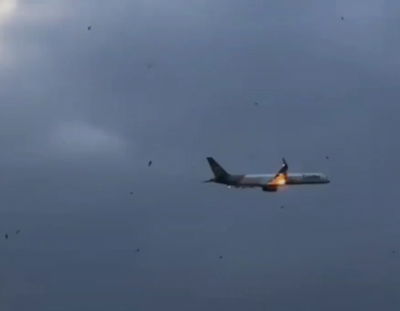 "חשבנו שאנחנו הולכים למות": להבות פרצו מהמנועים - המטוס נחת בחירום