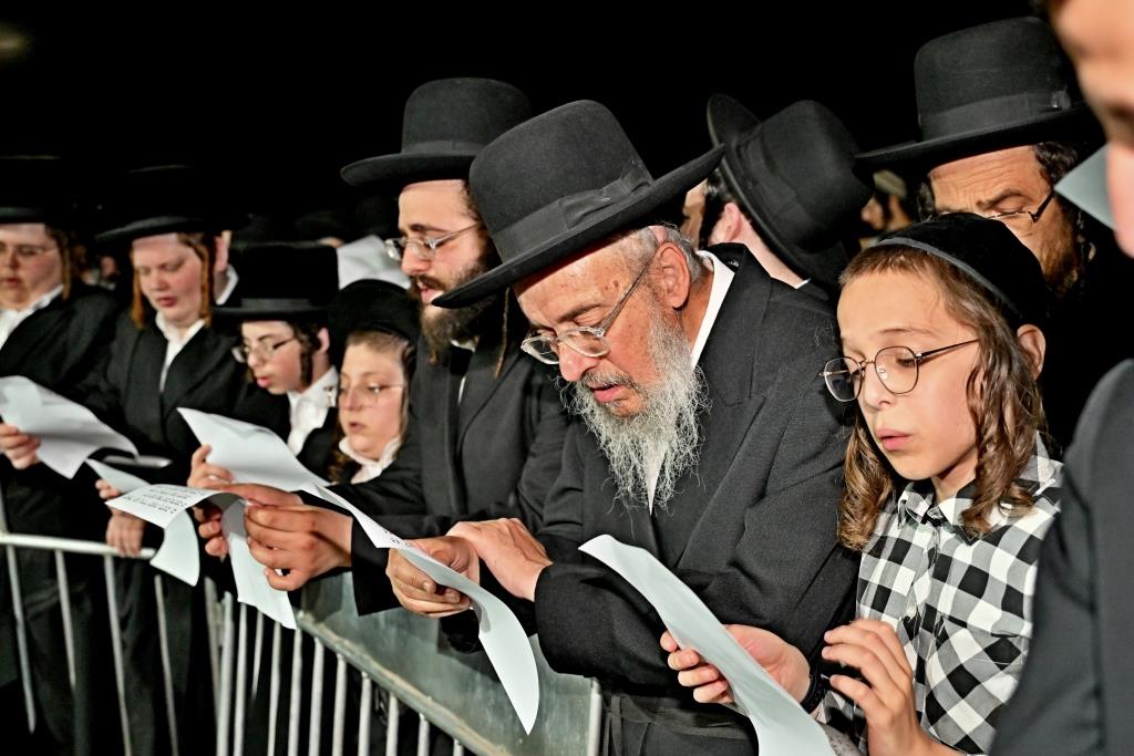 מחאת קהילות החסידים מול שערי כלא 10