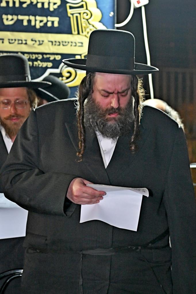 הרה"צ רבי דוד אלתר במחאה מול שערי כלא 10