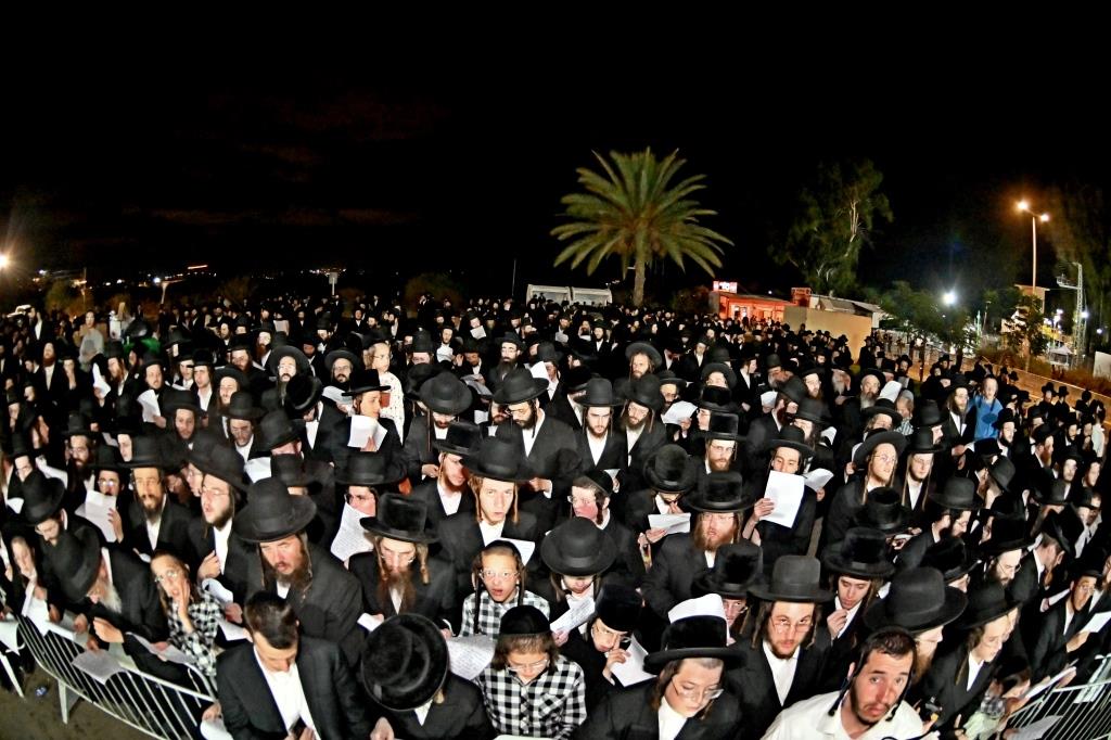 מחאת קהילות החסידים מול שערי כלא 10