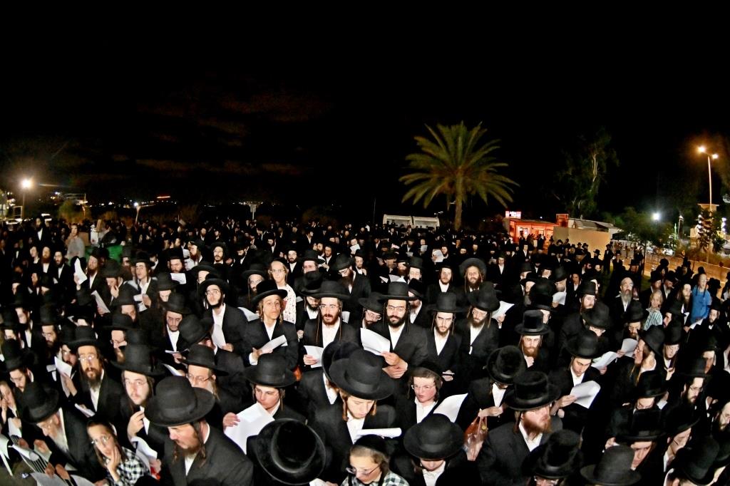 מחאת קהילות החסידים מול שערי כלא 10