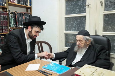 הבחור שהשתחרר מבקר אצל הגר"ד לנדו