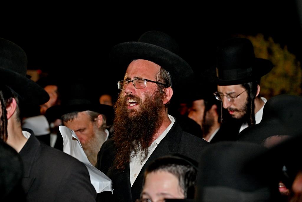 מחאת קהילות החסידים מול שערי כלא 10